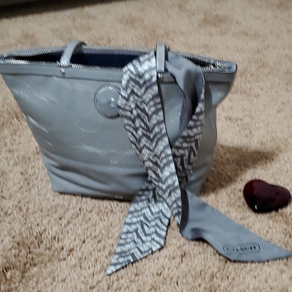 Scarf - Picture 5 of 9